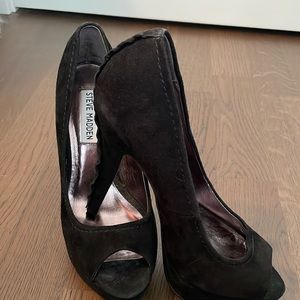 Steve Madden peep toe suede heels